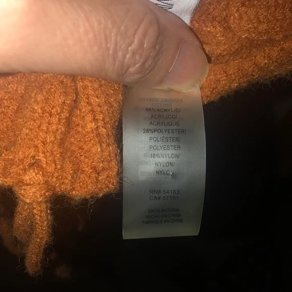 Calvin Klein scarf - Picture 5 of 5